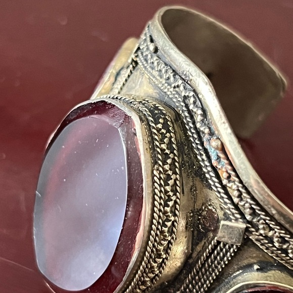 Beautiful Red Carnelian and Silver Cuff *Vintage* - Picture 7 of 8